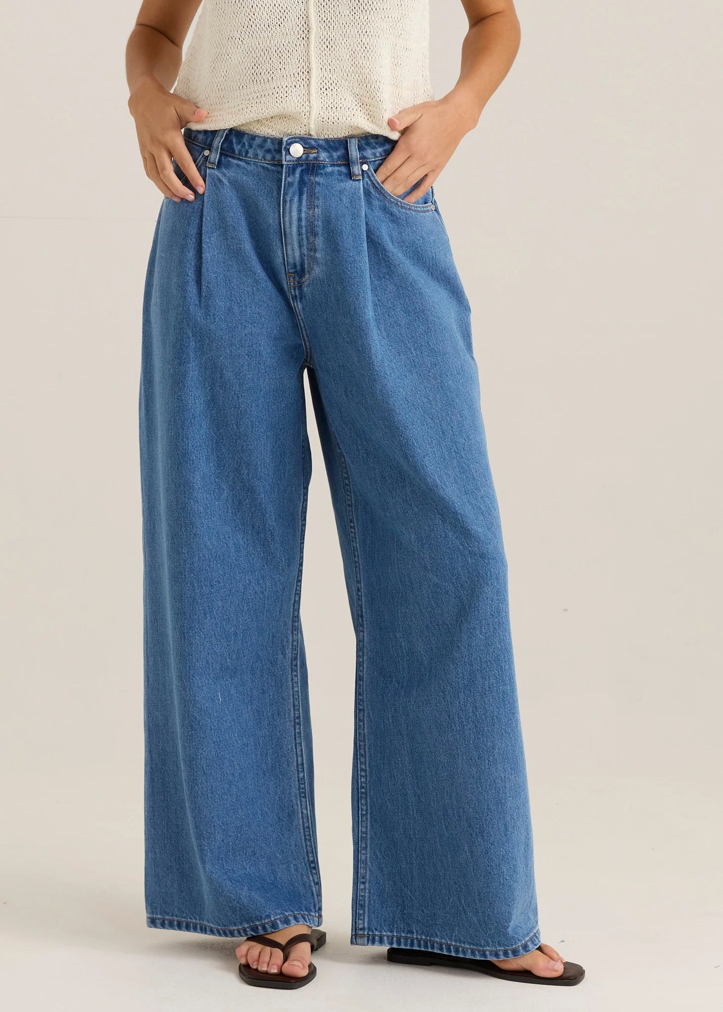 Yara Slack Pleat Jean