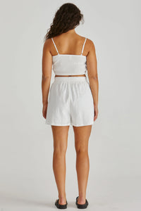 Alani Short White