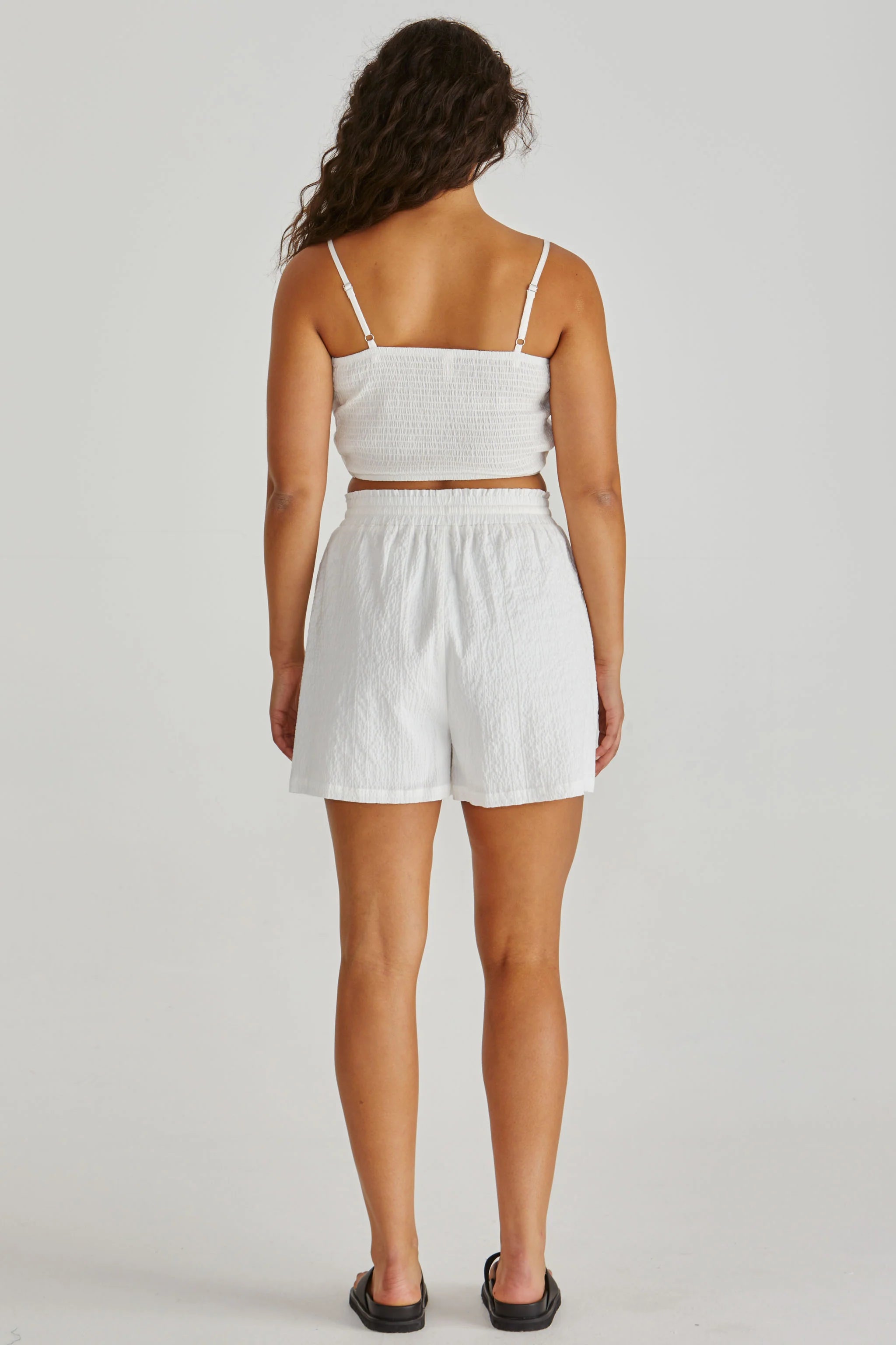Alani Short White