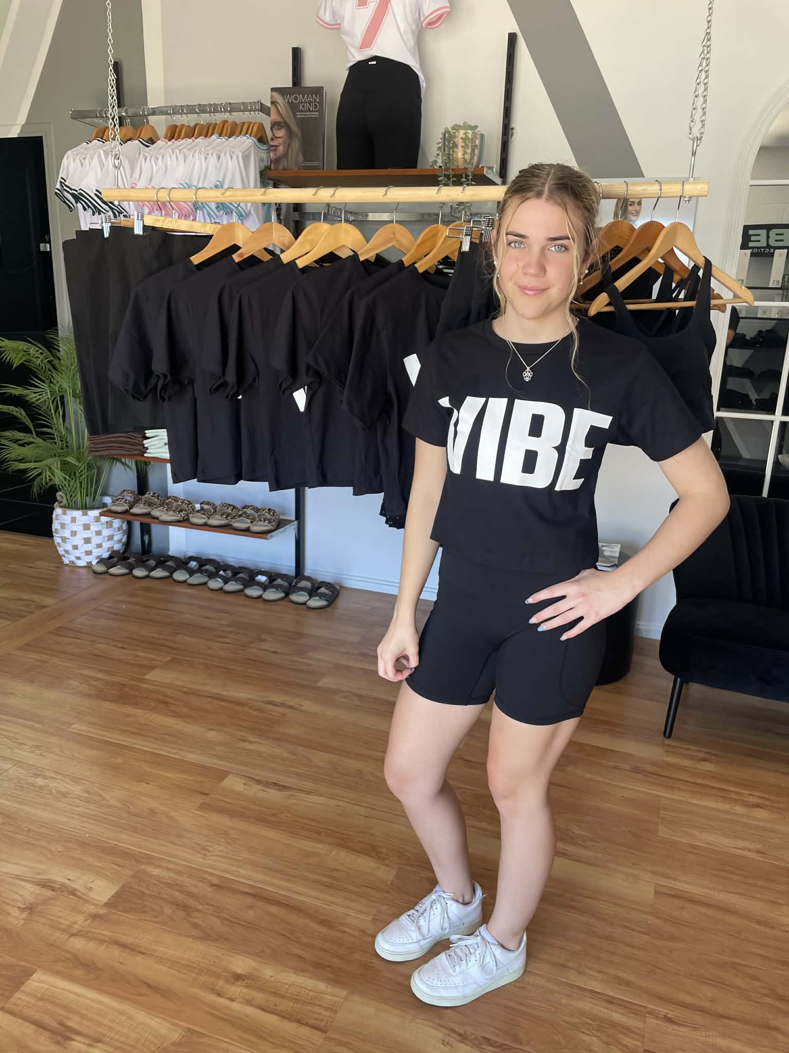 Short sleeve crop vibe Tee