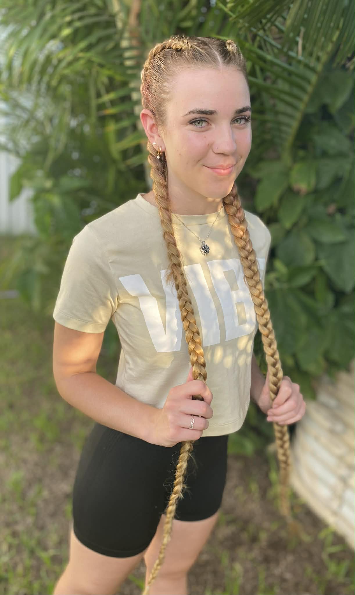 Short sleeve crop vibe Tee